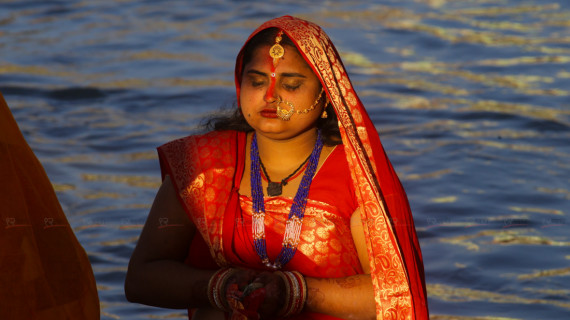 वाग्मती किनारमा छठको रौनक (तस्बिरहरू)